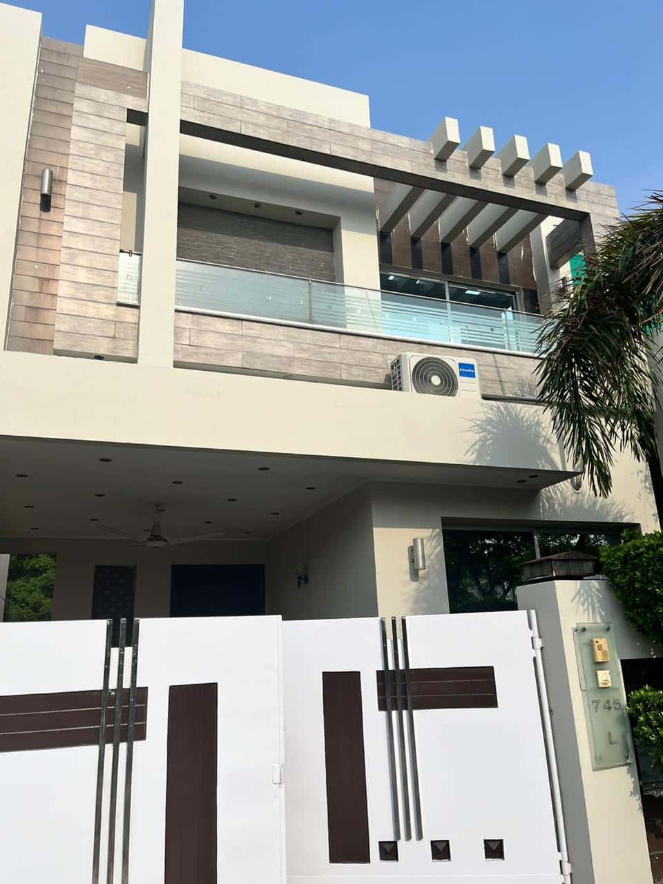 8 Marla Used House for Sale in DHA Phase 5 Lahore