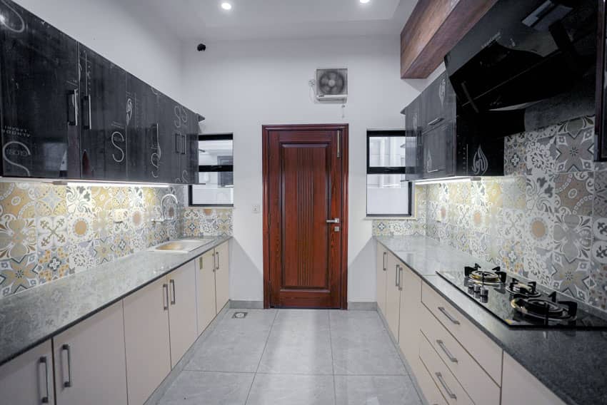 8 Marla Un-Furnished House For sale in DHA Lahore | OH-0004 10