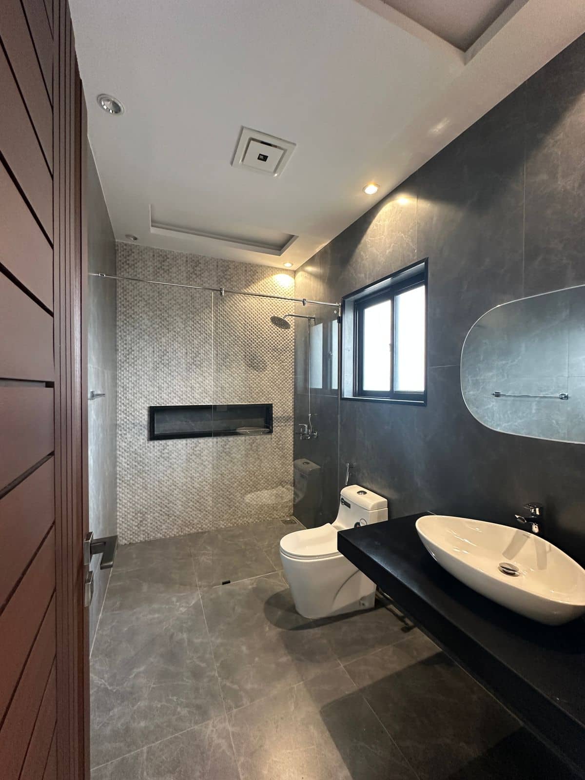 Brand New 10 Marla Modern House for Sale in DHA Phase 7 – 70ft Road  13