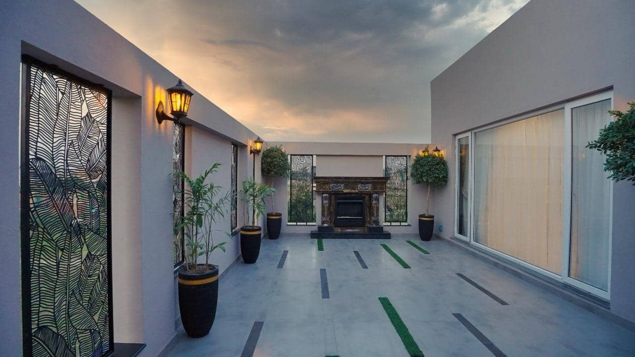 Brand New 1 Kanal Furnished House for Sale in DHA Phase 7, Lahore – 5 Beds, Servant Quarters, CCTV, Lawn 11