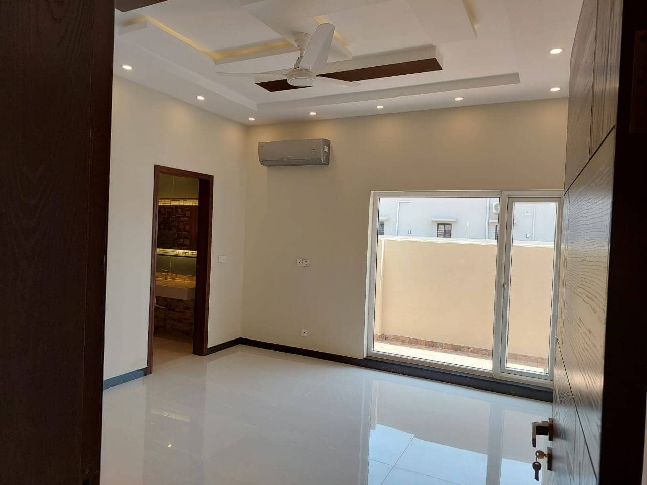 [VERIFIED] Elegant 1 Kanal Semi-Furnished Home for Sale – DHA Phase 7, Lahore 35