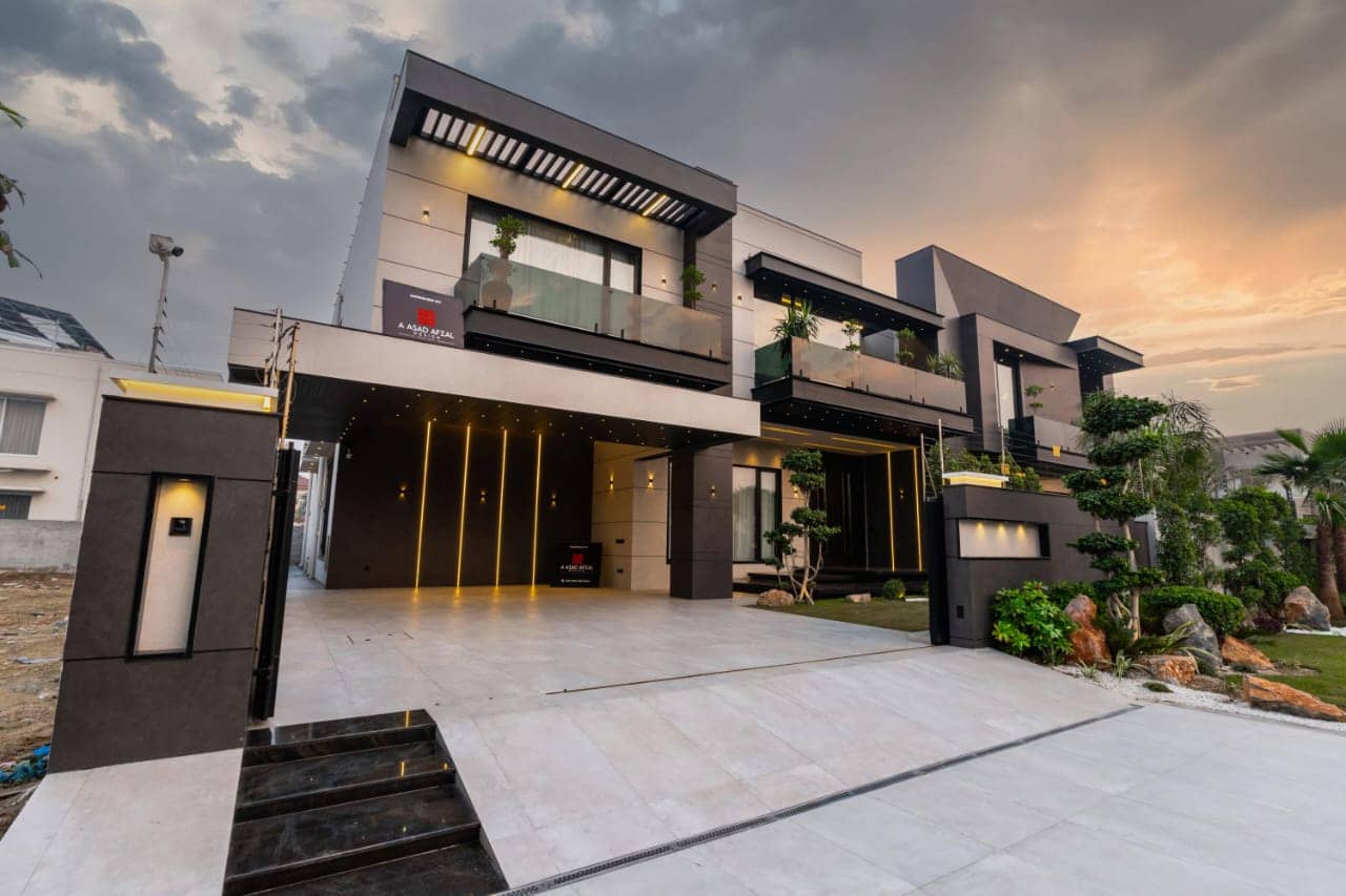 [VERIFIED] Ultra-Luxury 2 Kanal Fully Furnished House with Cinema – DHA Phase 6, Lahore 3