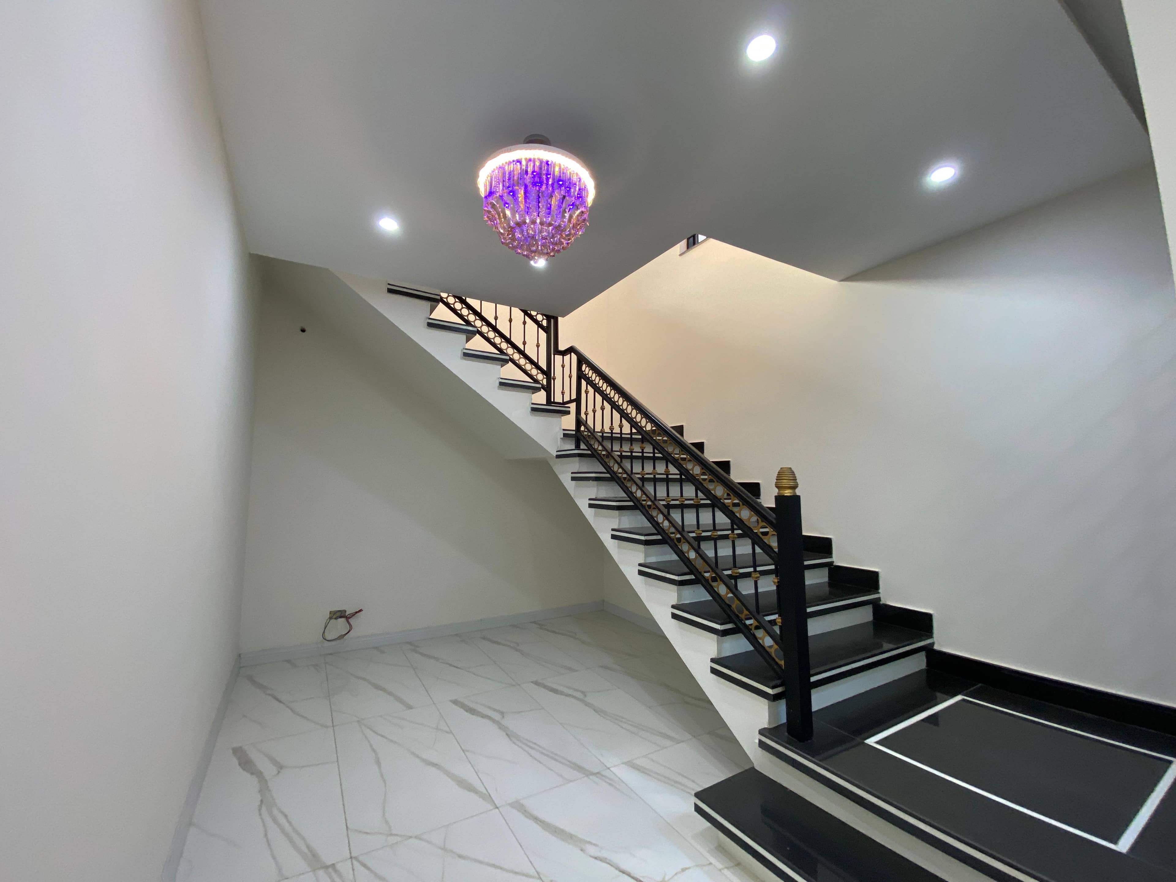 [VERIFIED] Spacious 1 Kanal Semi-Furnished Home – DHA Phase 7, Lahore 24