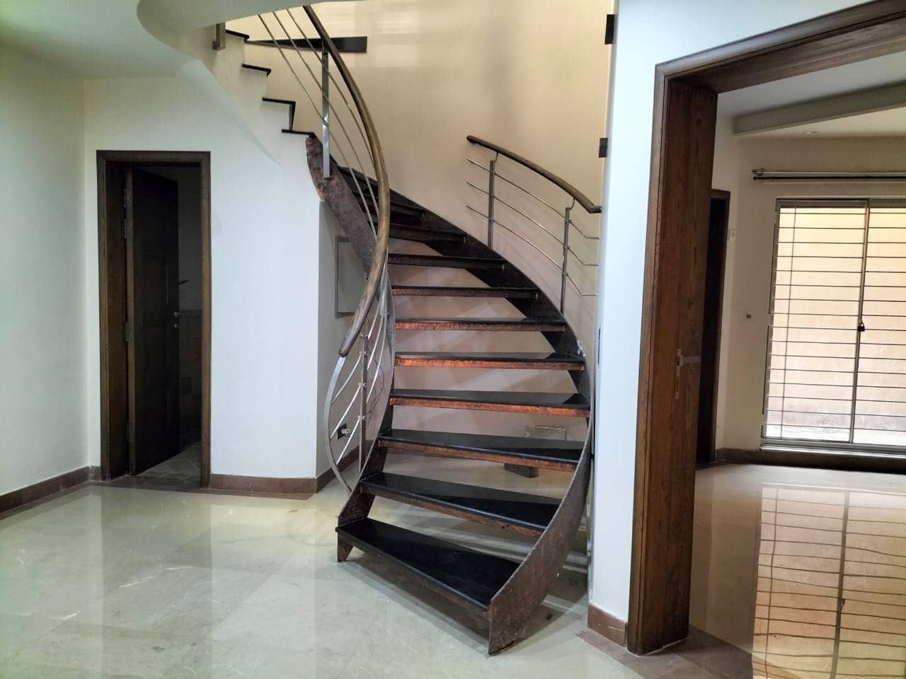 20 Marla Old House for Sale in DHA Phase 3 Lahore – Built 2012, Hardly Used 8