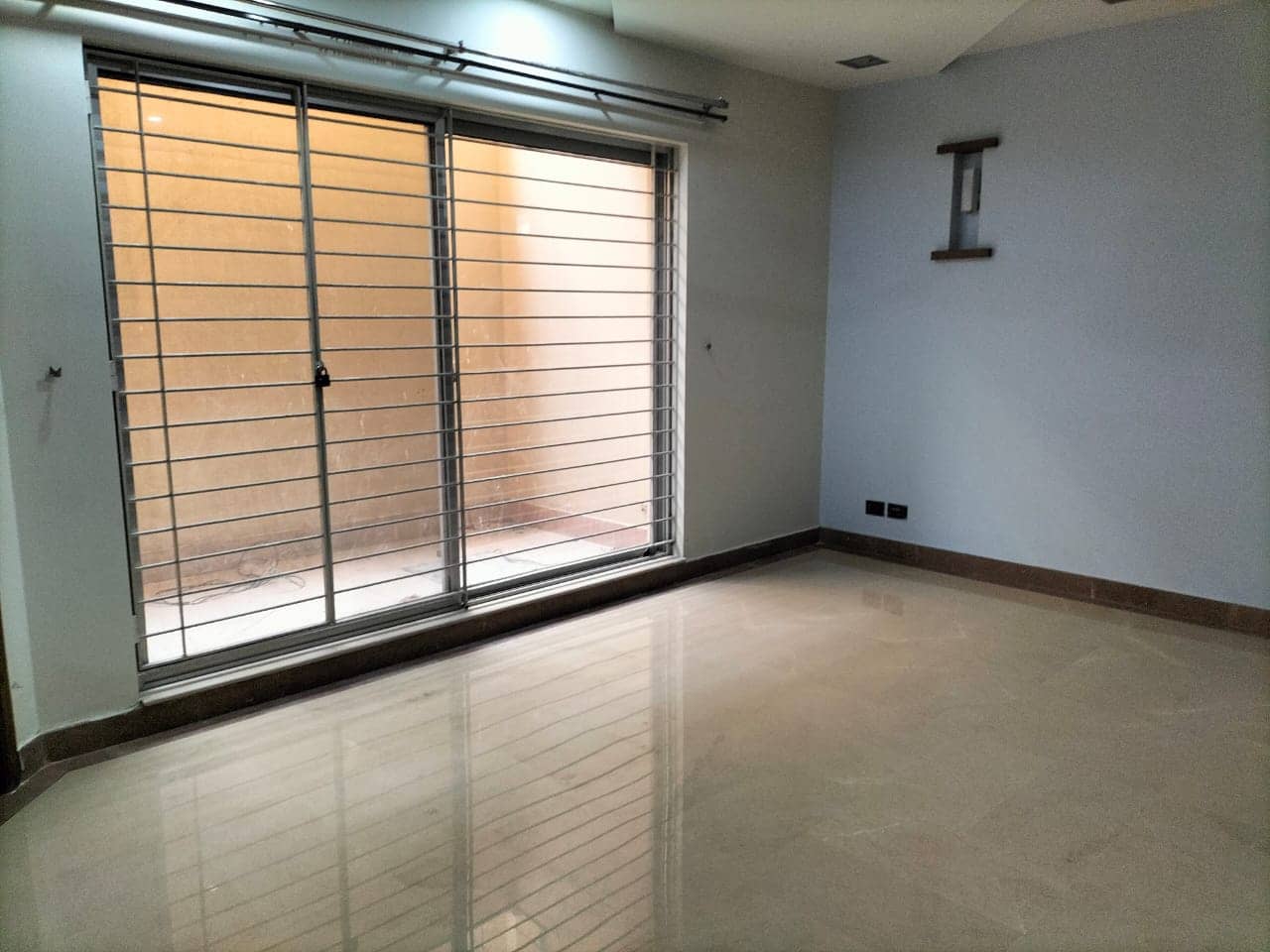 20 Marla Old House for Sale in DHA Phase 3 Lahore – Built 2012, Hardly Used 11