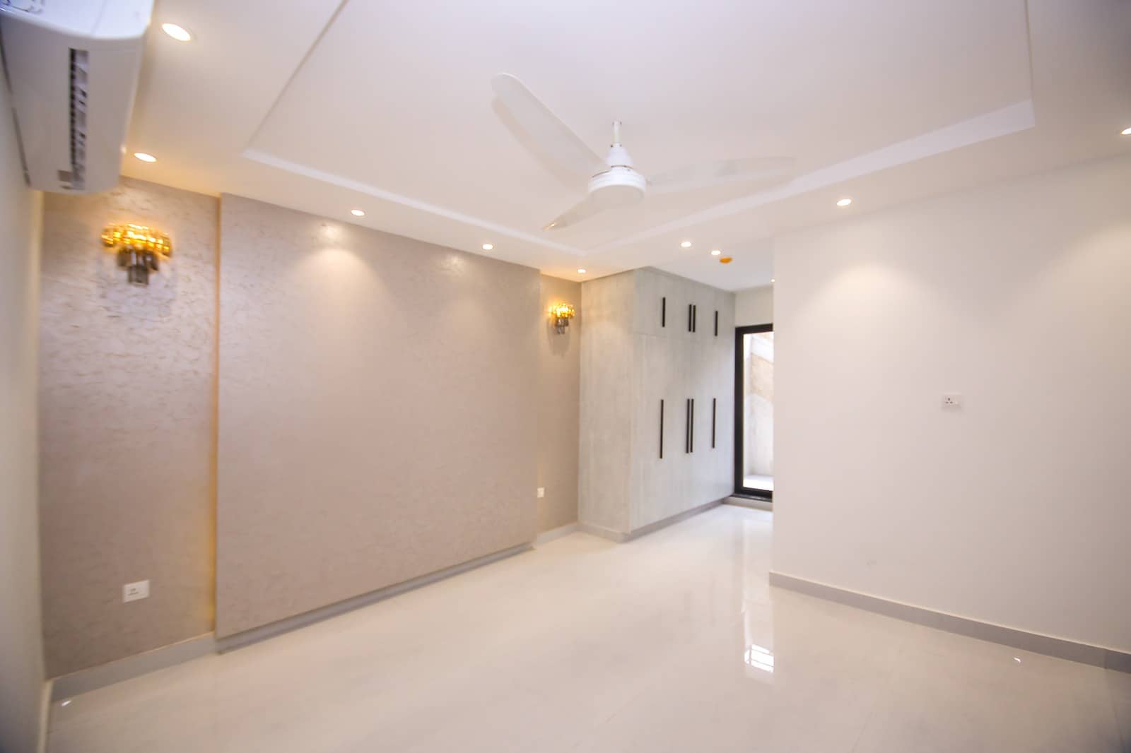 10 Marla Brand New House for Sale in DHA Phase 5 Lahore – Full Basement & 5 Bedroom 18