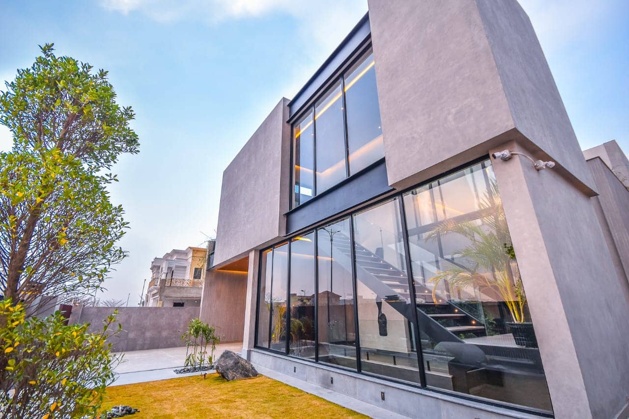 1 Kanal Fully Furnished Home with Basement – DHA Phase 7, Lahore 3