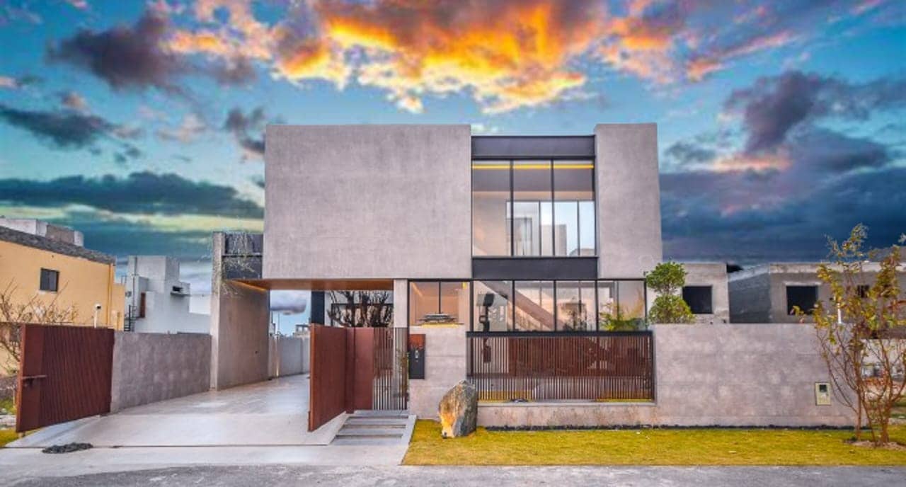 1 Kanal Fully Furnished Home with Basement – DHA Phase 7, Lahore 2