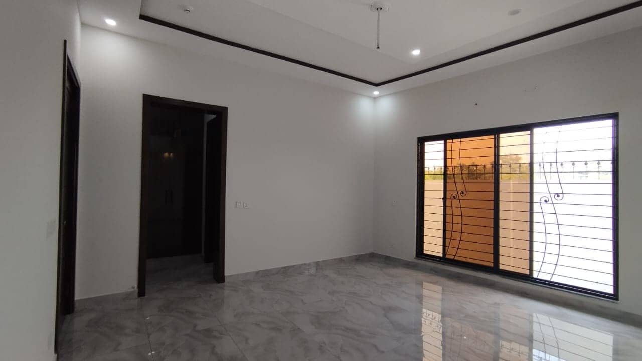 10 Marla Brand New House for Sale in DHA Phase 7 Lahore 4