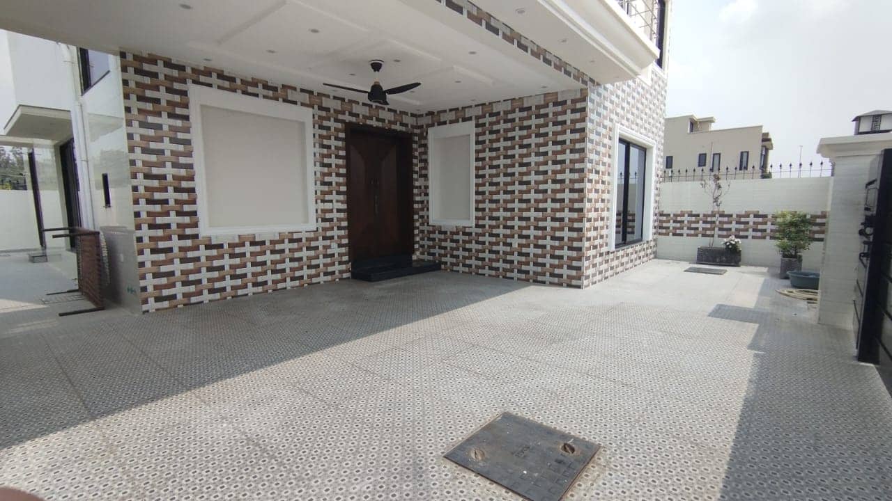 10 Marla Brand New House for Sale in DHA Phase 7 Lahore 22