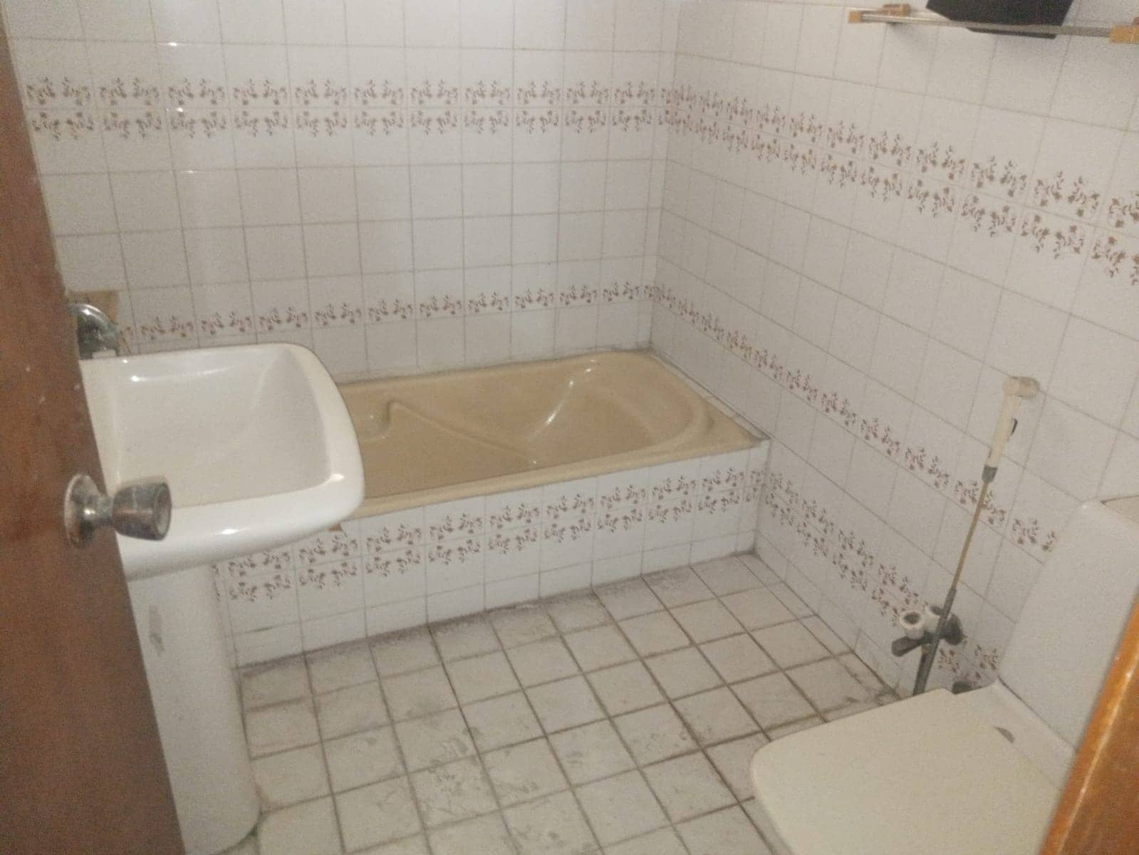 17 Marla Old House for Sale in DHA Phase 1 Lahore 4