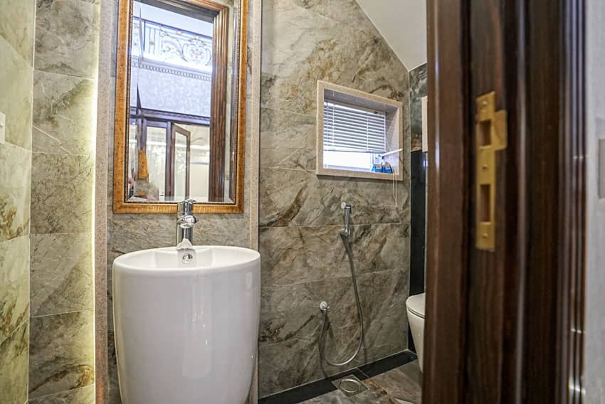 1 Kanal Un-Furnished House For sale in DHA Lahore | OH-0033 7