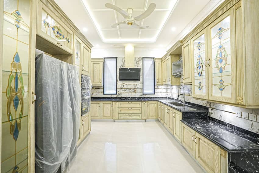 1 Kanal Un-Furnished House For sale in DHA Lahore | OH-0033 8