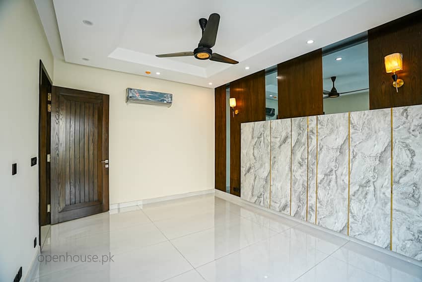 1 Kanal Semi-Furnished House For sale in DHA Lahore | OH-0040 37