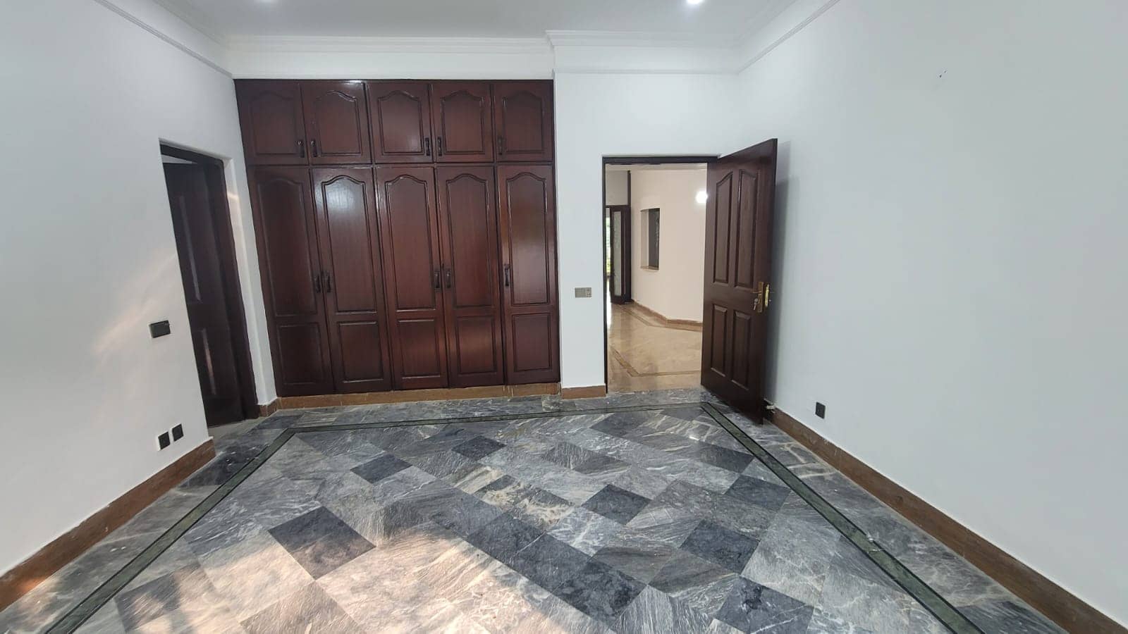 1 Kanal Used House For sale in DHA Lahore | OH-0048 8