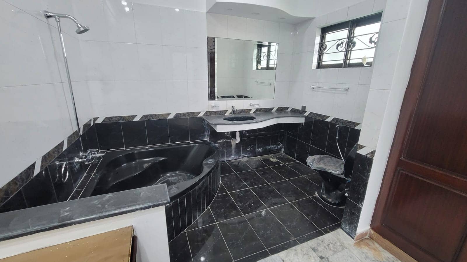 1 Kanal Used House For sale in DHA Lahore | OH-0048 12