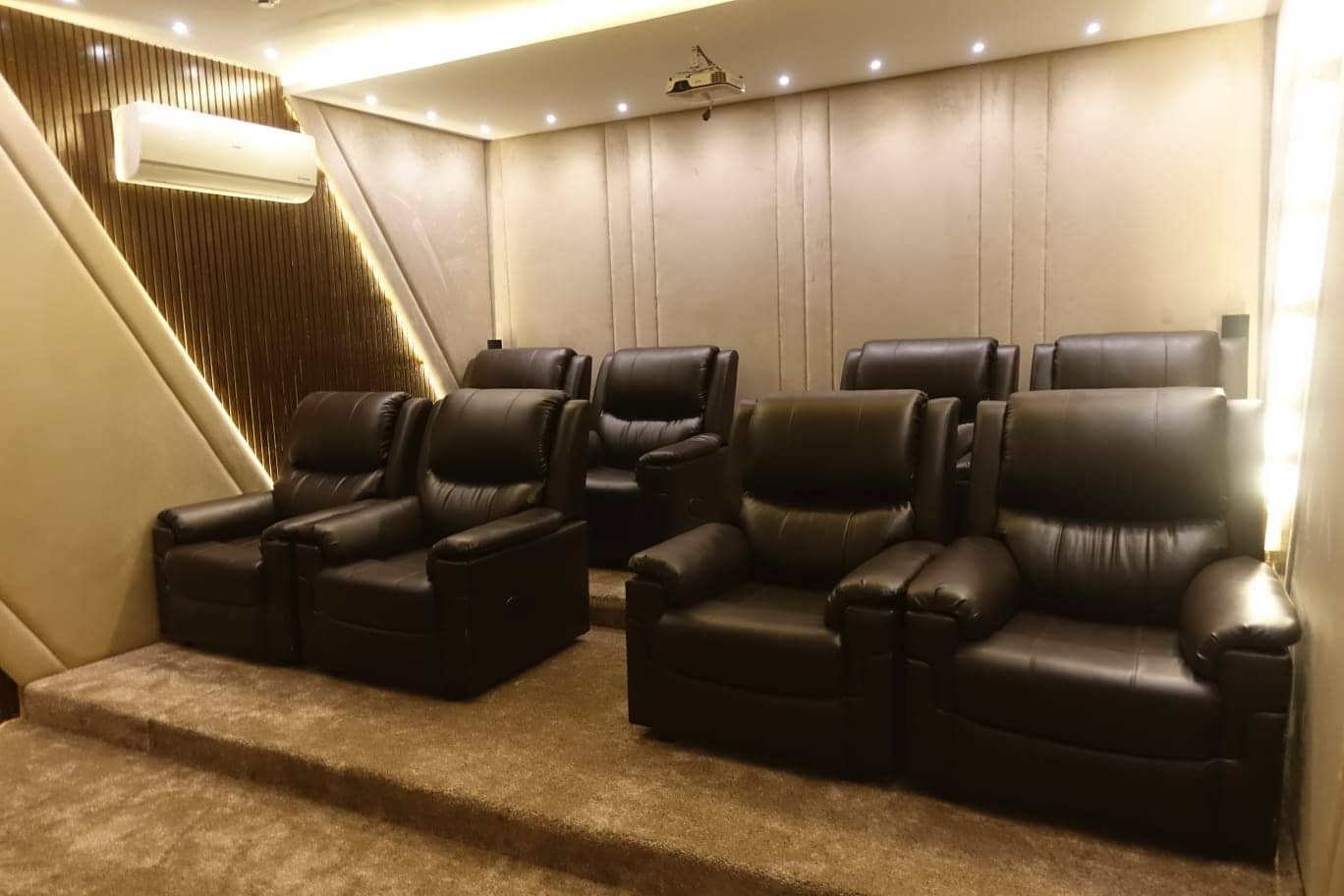 1 Kanal (20 Marla) Semi-Furnished Luxury House for Sale in DHA Phase 7 – Full Basement | Home Theater | 8