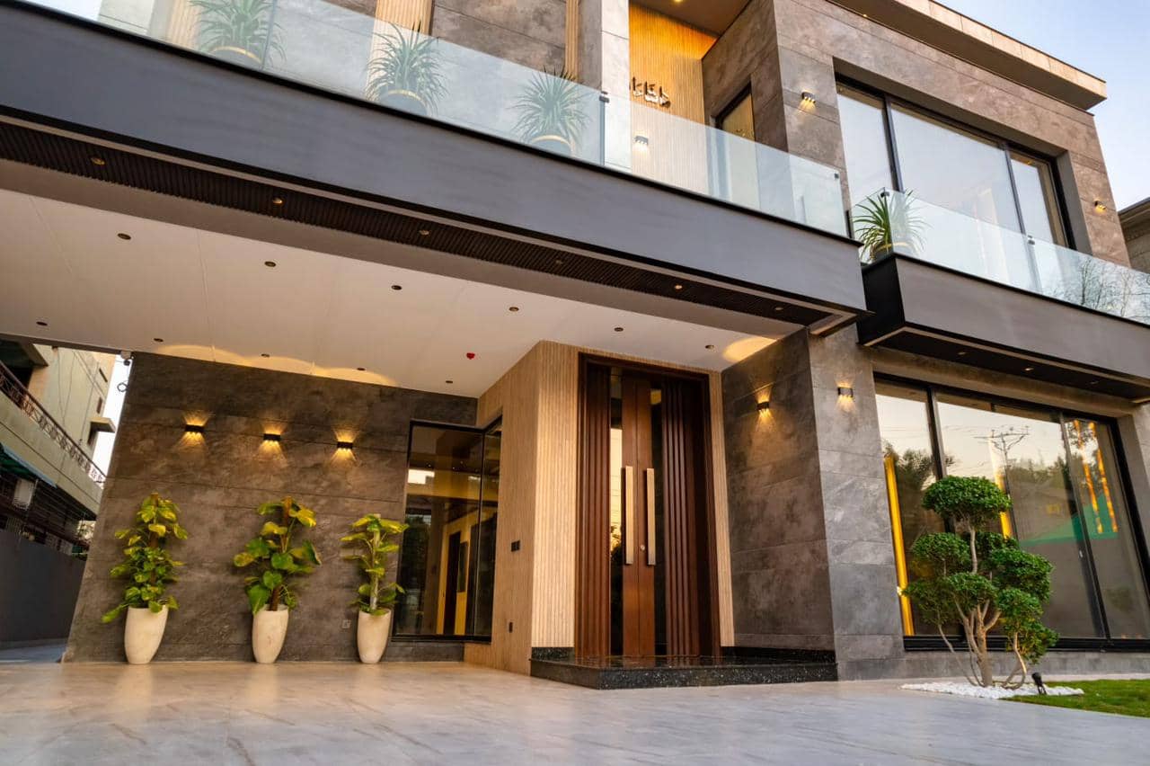 Brand New 1 Kanal (20 Marla) House for Sale in DHA Phase 3 3