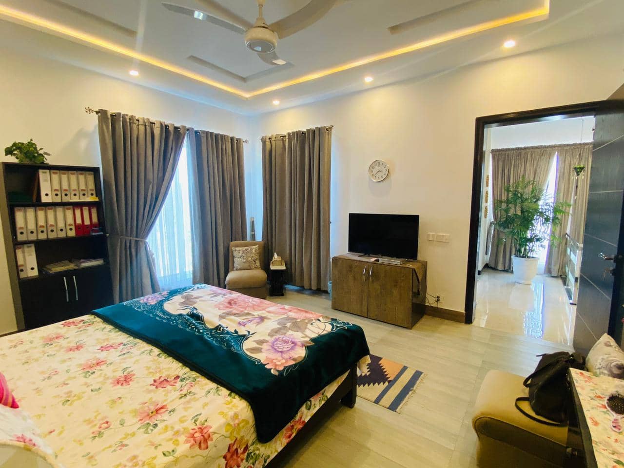 20 Marla Used House for Sale in DHA Phase 8 Lahore – 2 Side Open with Basement 35