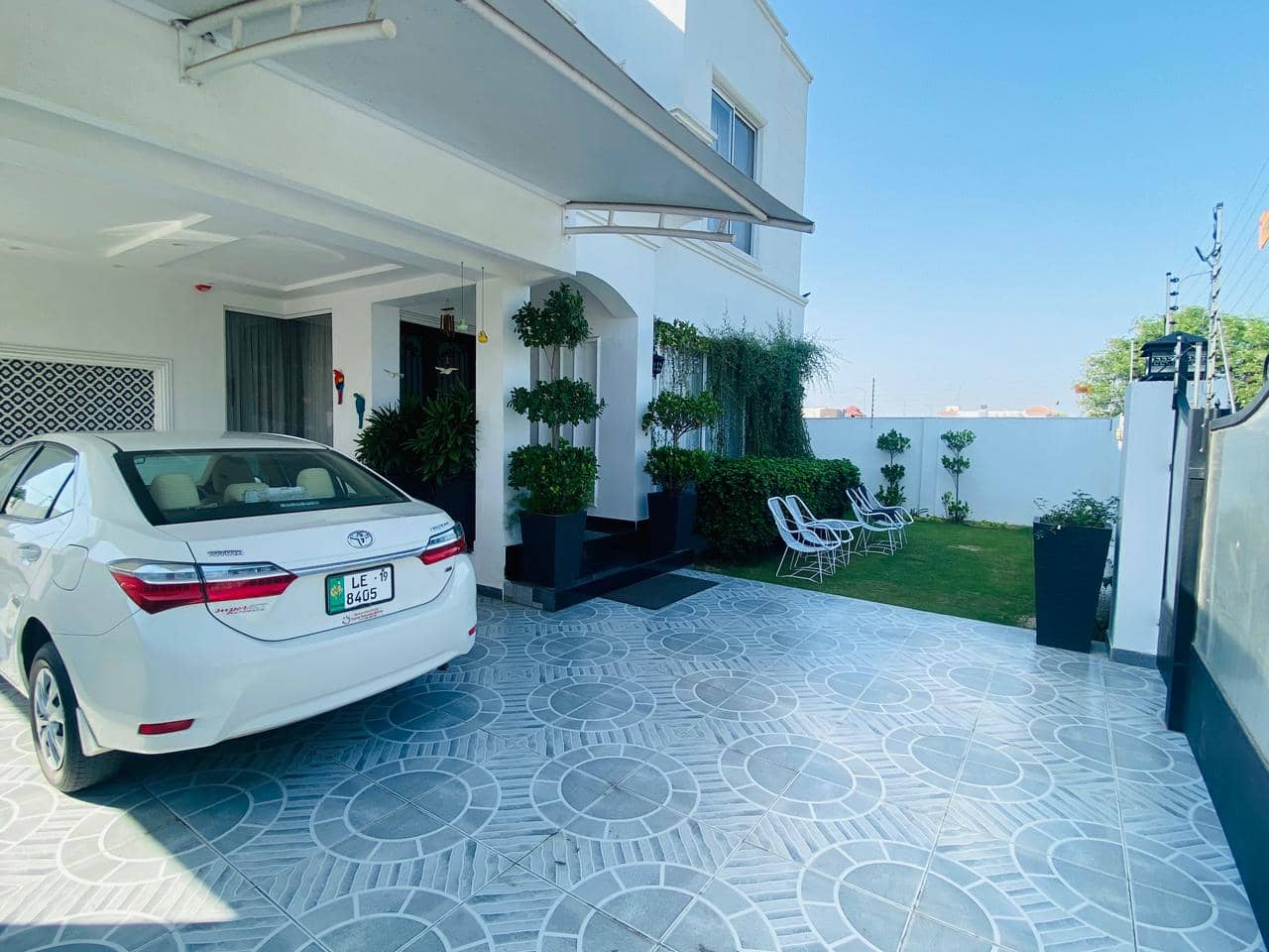 20 Marla Used House for Sale in DHA Phase 8 Lahore – 2 Side Open with Basement 4