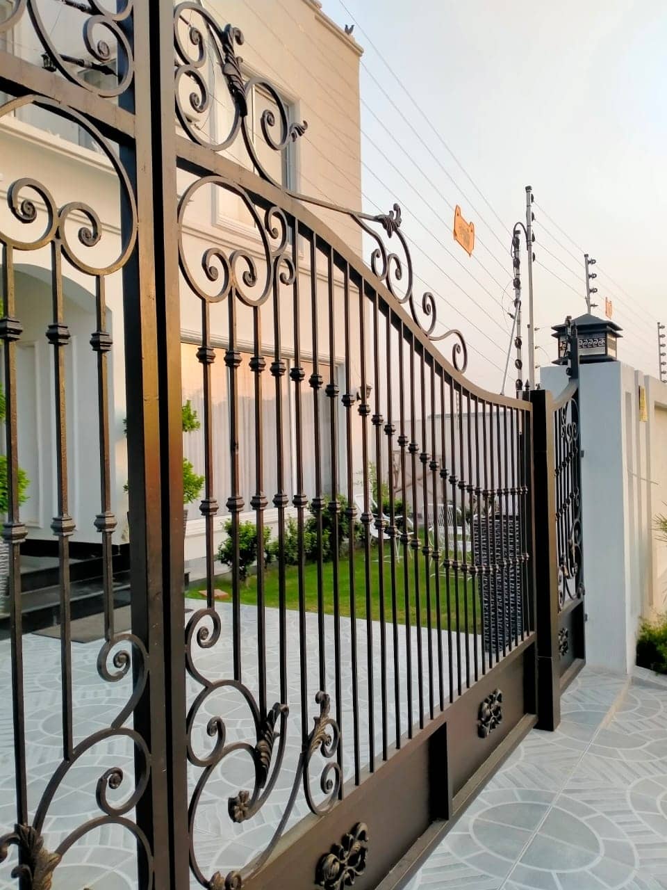 20 Marla Used House for Sale in DHA Phase 8 Lahore – 2 Side Open with Basement 47