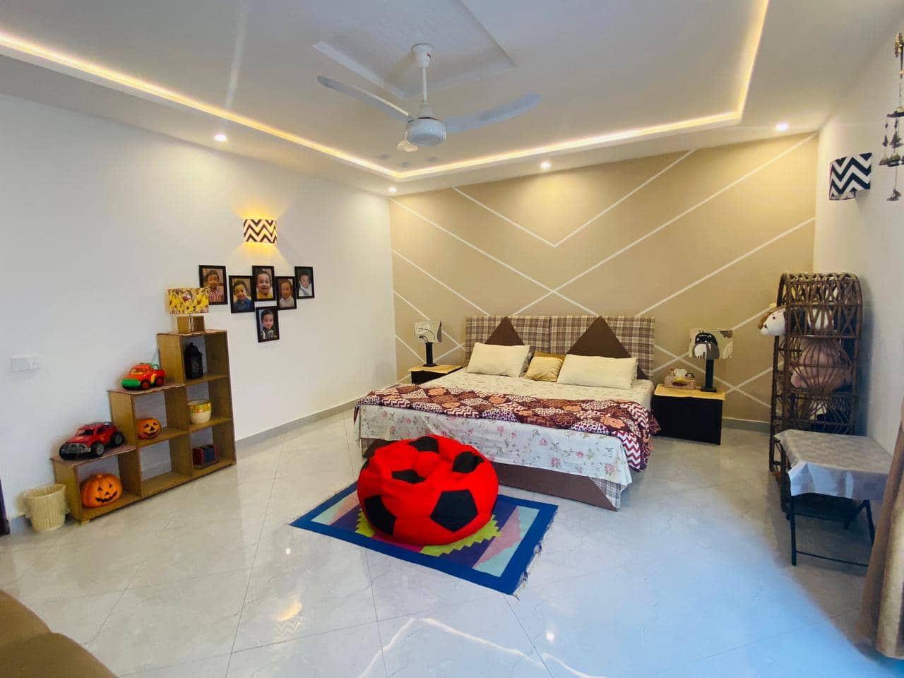 20 Marla Used House for Sale in DHA Phase 8 Lahore – 2 Side Open with Basement 58