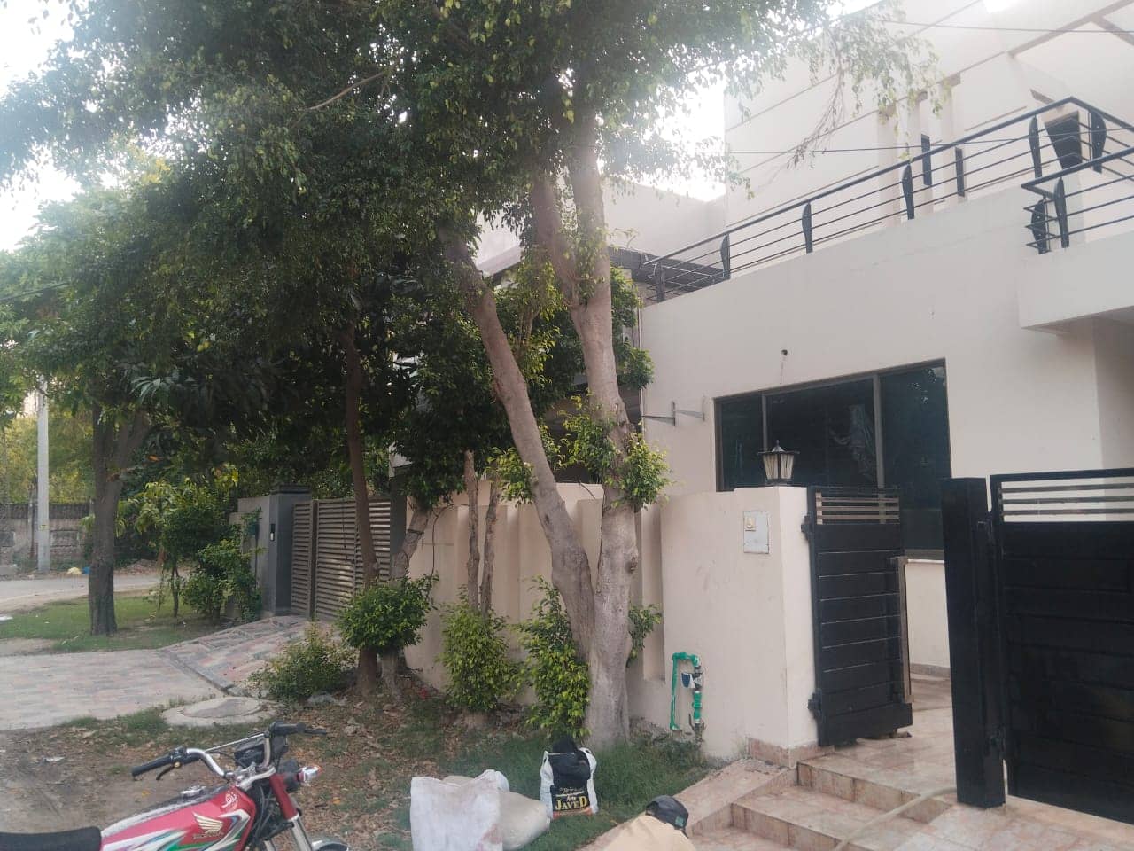10 Marla Old House for Sale in DHA Phase 2 Lahore – 5 Bedrooms 3