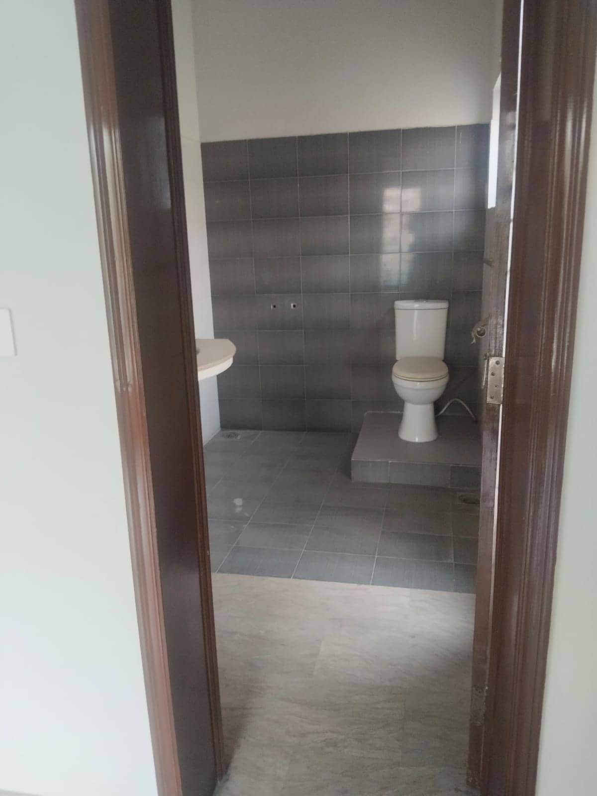 10 Marla Old House for Sale in DHA Phase 2 Lahore – 5 Bedrooms 7