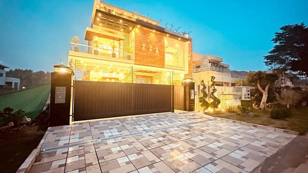 1 Kanal Semi-Furnished 6-Bed Luxury Home – DHA Phase 6, Lahore 2