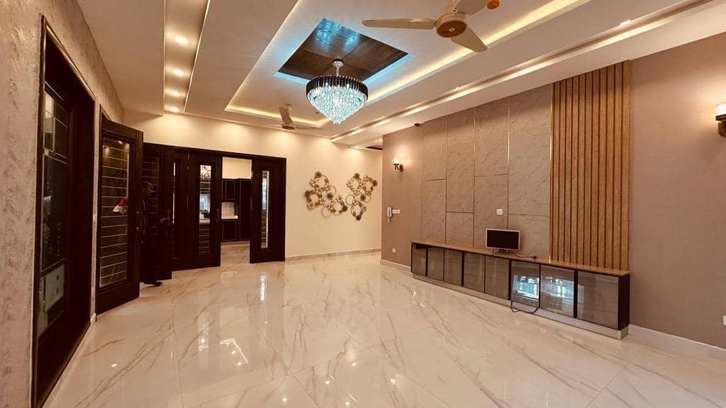 1 Kanal Semi-Furnished 6-Bed Luxury Home – DHA Phase 6, Lahore 16