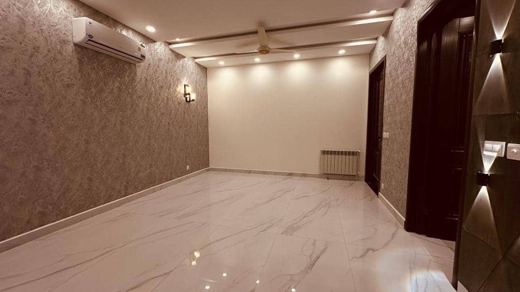 1 Kanal Semi-Furnished 6-Bed Luxury Home – DHA Phase 6, Lahore 31