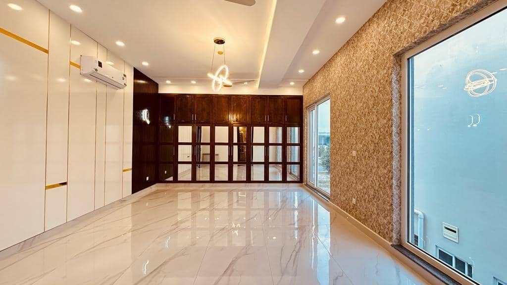 1 Kanal Semi-Furnished 6-Bed Luxury Home – DHA Phase 6, Lahore 46