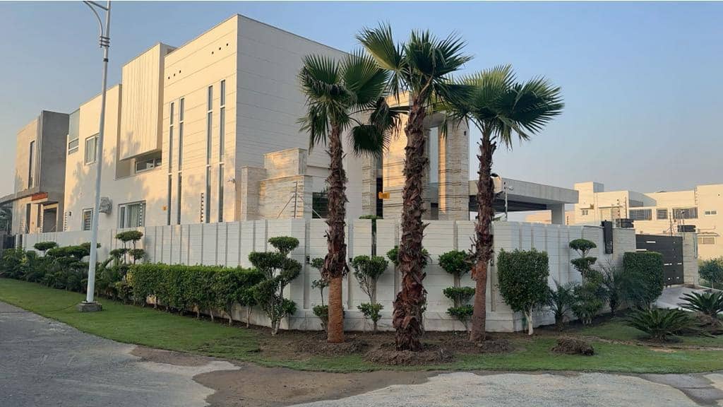 1 Kanal Corner Fully Furnished House with Basement – DHA Phase 7, Lahore 3