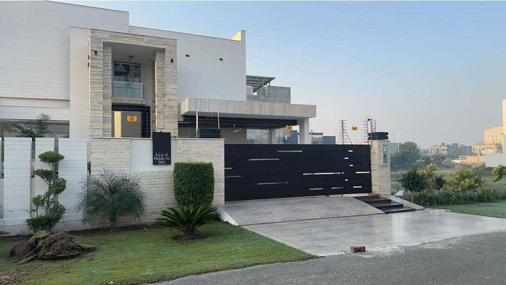 1 Kanal Corner Fully Furnished House with Basement – DHA Phase 7, Lahore 4