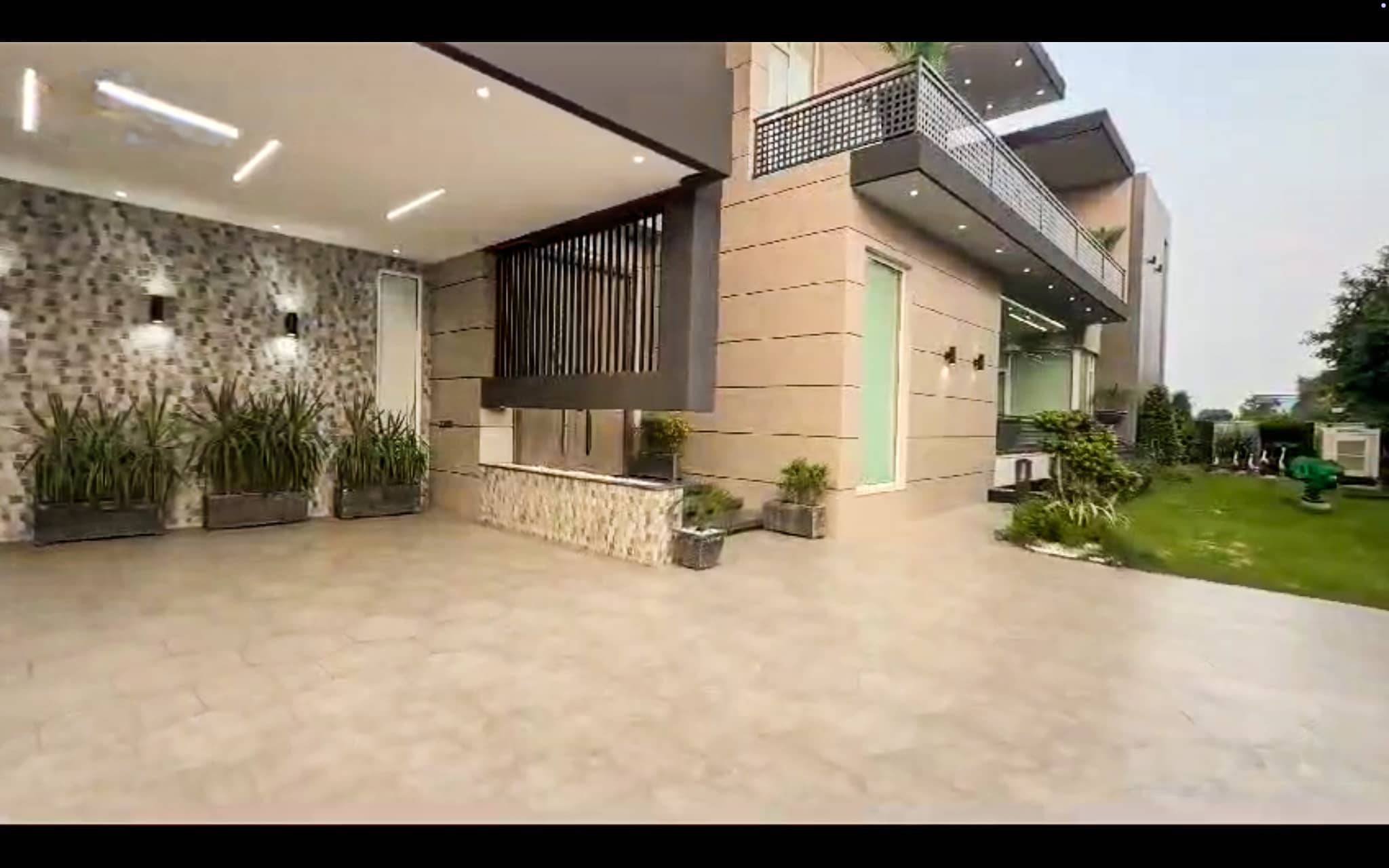 2 Kanal Fully Furnished Luxury House with Pool, Basement & Home Theatre - DHA Phase 6 3