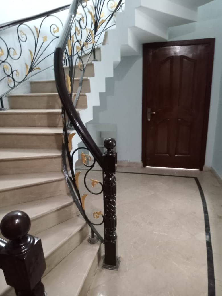 20 Marla Used House for Sale in DHA Phase 4 Lahore 8