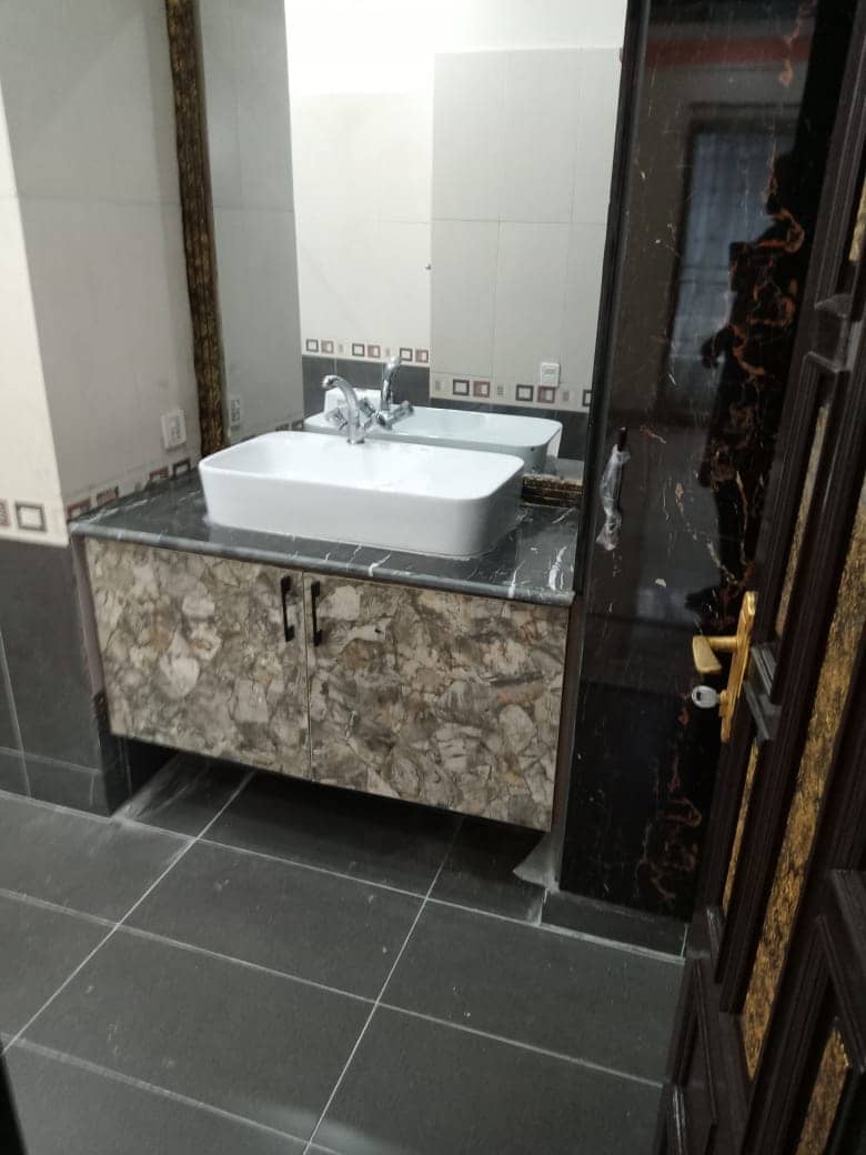 20 Marla Used House for Sale in DHA Phase 4 Lahore 19