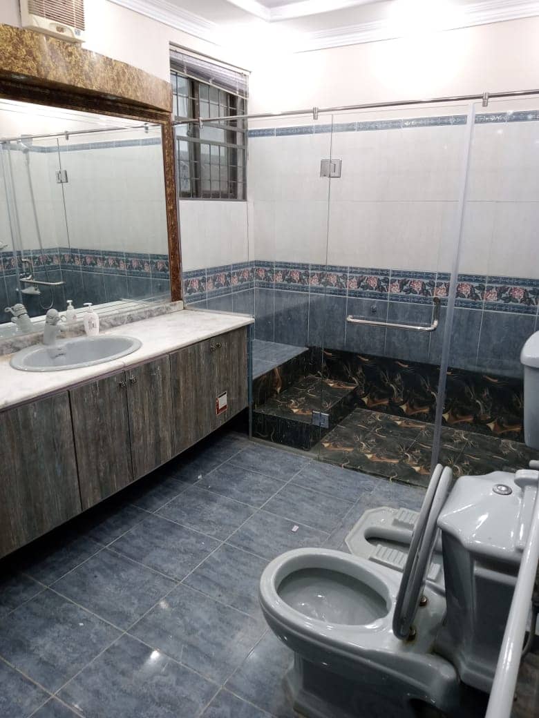 20 Marla Used House for Sale in DHA Phase 4 Lahore 21