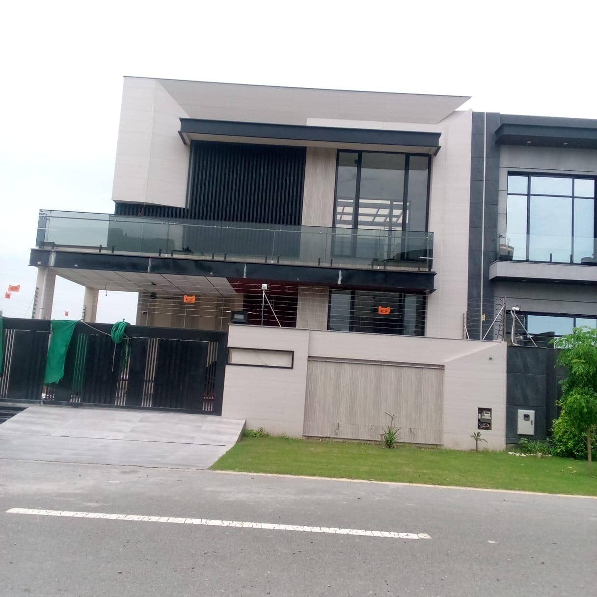 10 Marla Brand New House for Sale in DHA Phase 7 Lahore 2