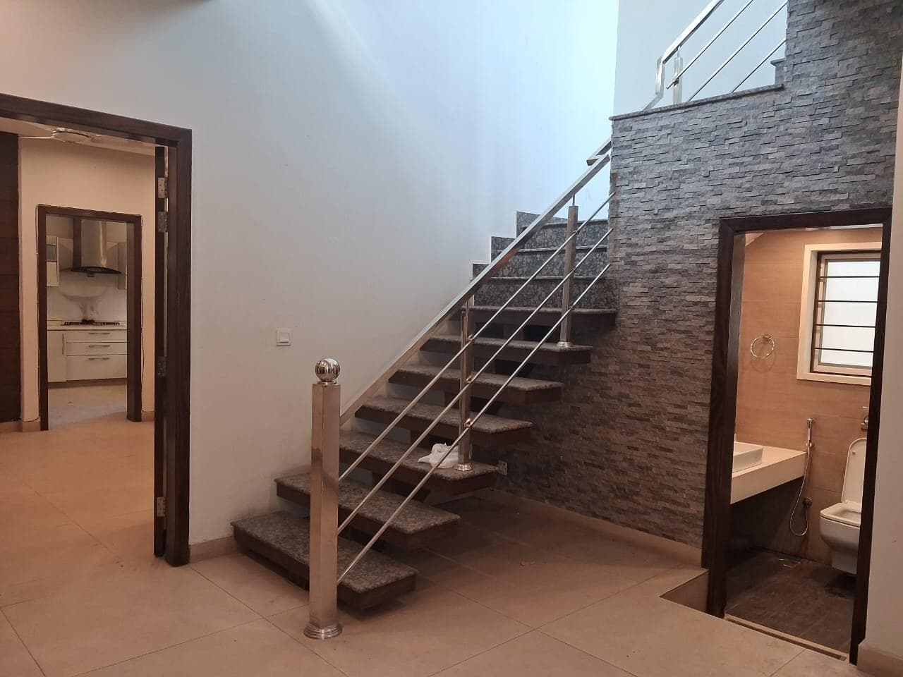 10 Marla Used House for sale in DHA, Lahore | TL-1443 Slide 1