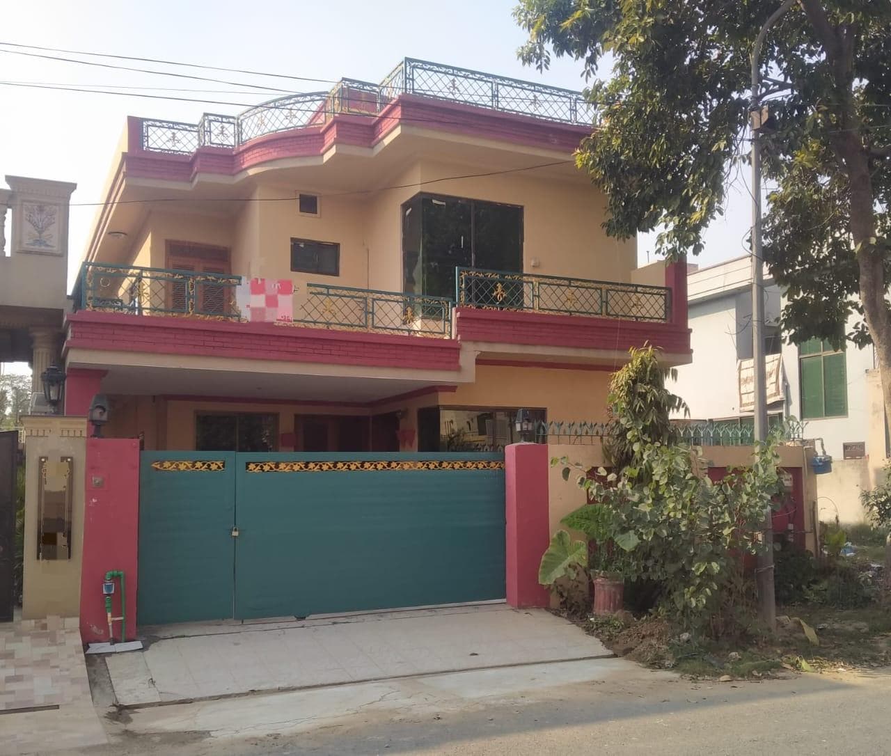 10 Marla Used House for sale in DHA, Lahore | TL-1206 Slide 1