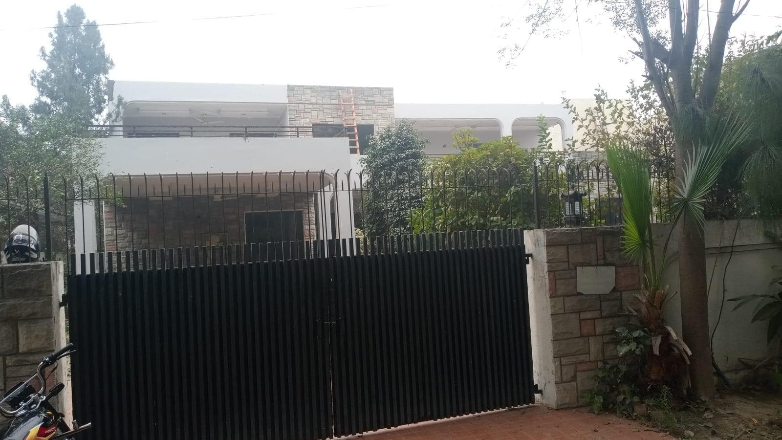 40 Marla Used House for sale in DHA, Lahore | TL-1218 Slide 1