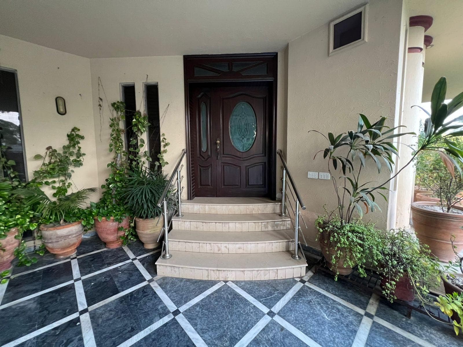 33 Marla Used House for sale in DHA, Lahore | TL-1249 Slide 1