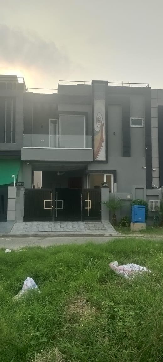 5 Marla Used House for sale in DHA, Lahore | TL-1524 Slide 1