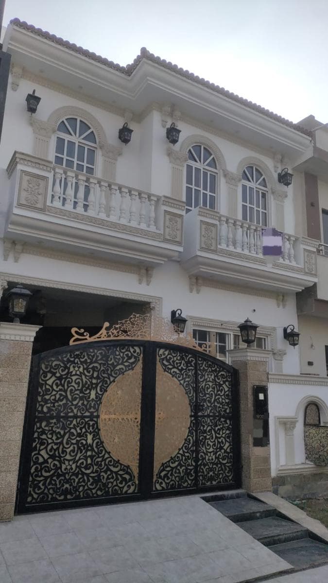 5 Marla Used House for sale in Paragon City, Lahore | TL-1534 Slide 1