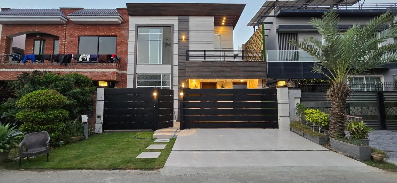 10 Marla Brand New House for sale in Paragon City, Lahore | TL-1537 Slide 1