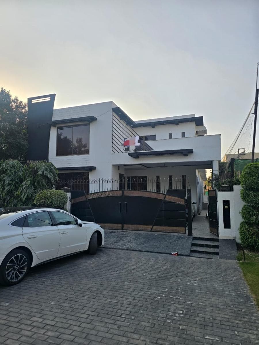 20 Marla Used House for sale in DHA, Lahore | TL-1550 Slide 1
