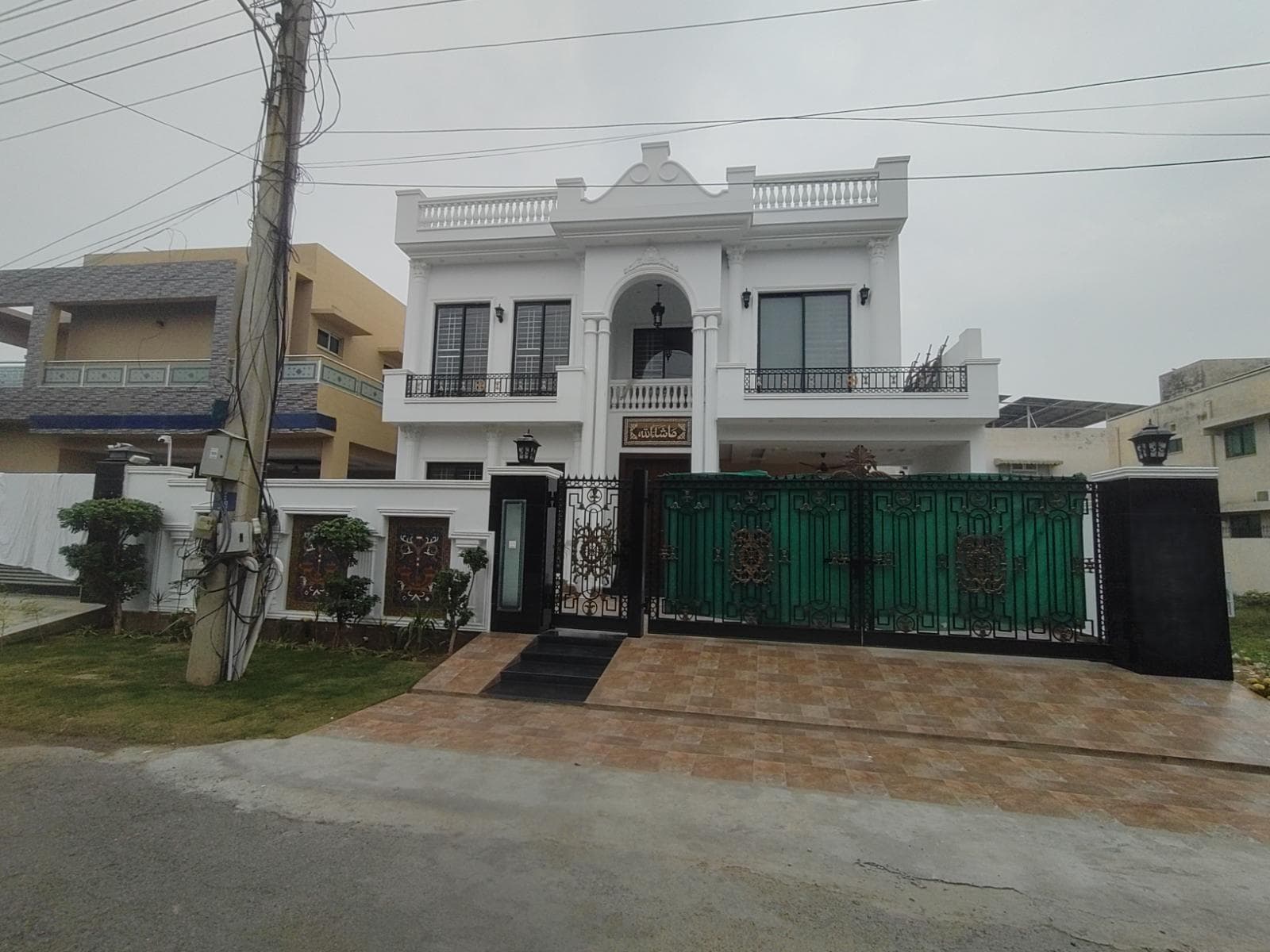 18 Marla Brand New House for sale in Lake City Meadows (EX State Life), Lahore | TL-1579 Slide 1