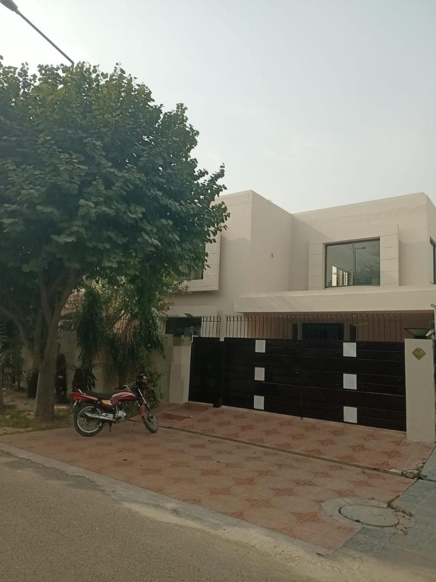 20 Marla Used House for sale in DHA, Lahore | TL-1331 Slide 1