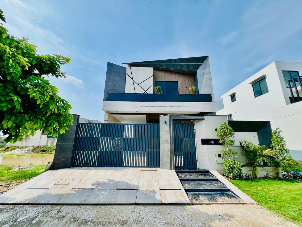 12 Marla Brand New House for sale in Lake City , Lahore | TL-1778 Slide 1